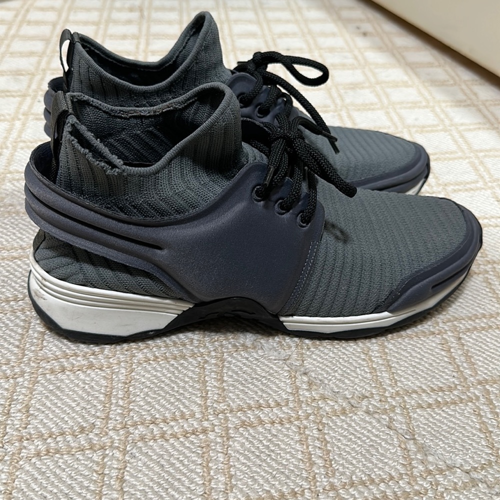 CHANEL Interlocking CC Sock Sneakers Trainers - Picture 4 of 11